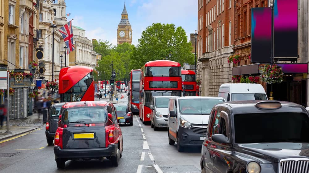 چرا بریتانیایی‌ها در سمت چپ خیابان رانندگی می‌کنند؟